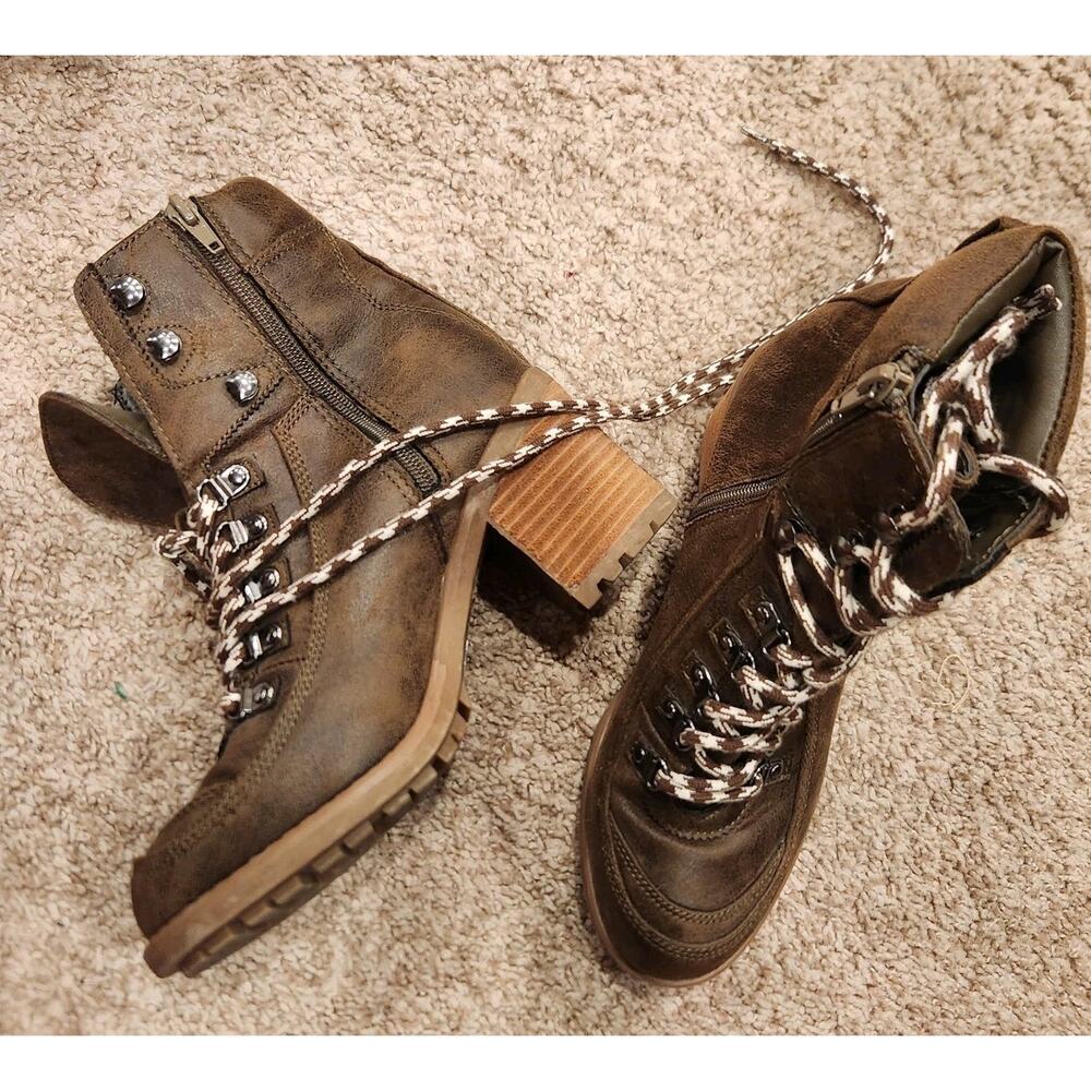 Carlos‎ By Carlos Santana Army Green Zip Up Faux Suede Boot Heels Sz 8
